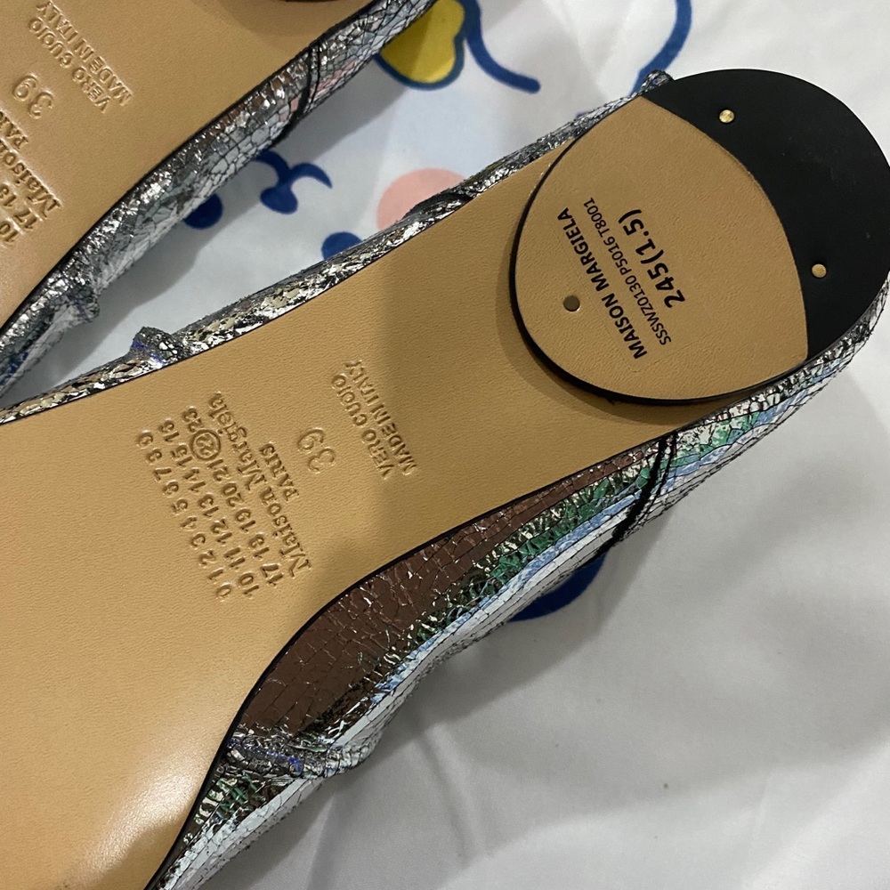 Maison Martin Margiela Silver Split-Toe Flats with Brown Strap - Picture 7 of 8